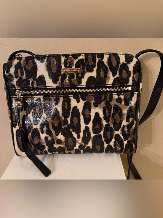 kate spade Handbags - Kate Spade Shore Street Margareta / Tinie Leopard Crossbody Bag EUC